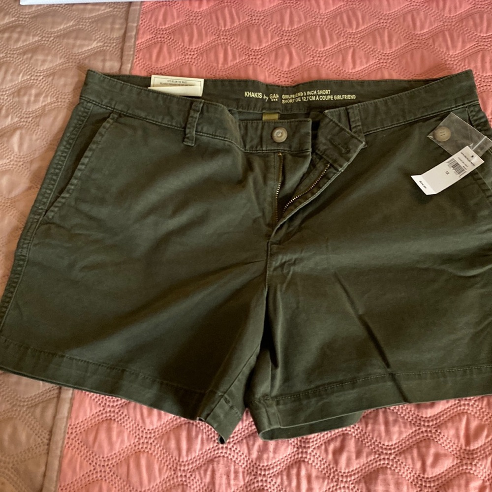 Gap khaki shorts